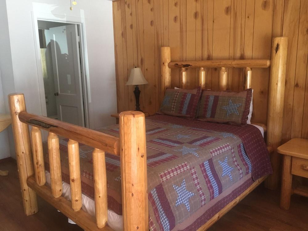 Dunsmuir Lodge photo 2