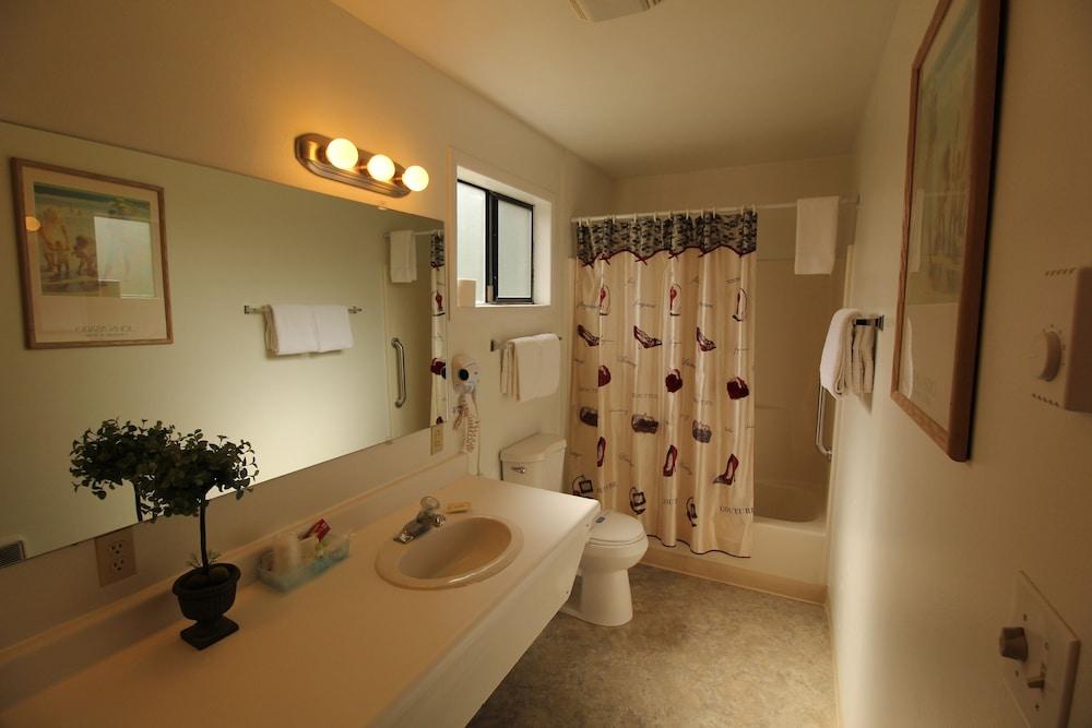 Mariner's Cove Inn photo 8