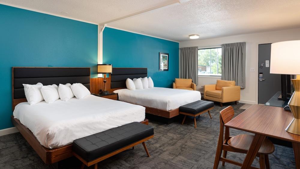 The Sapphire Motel photo 20