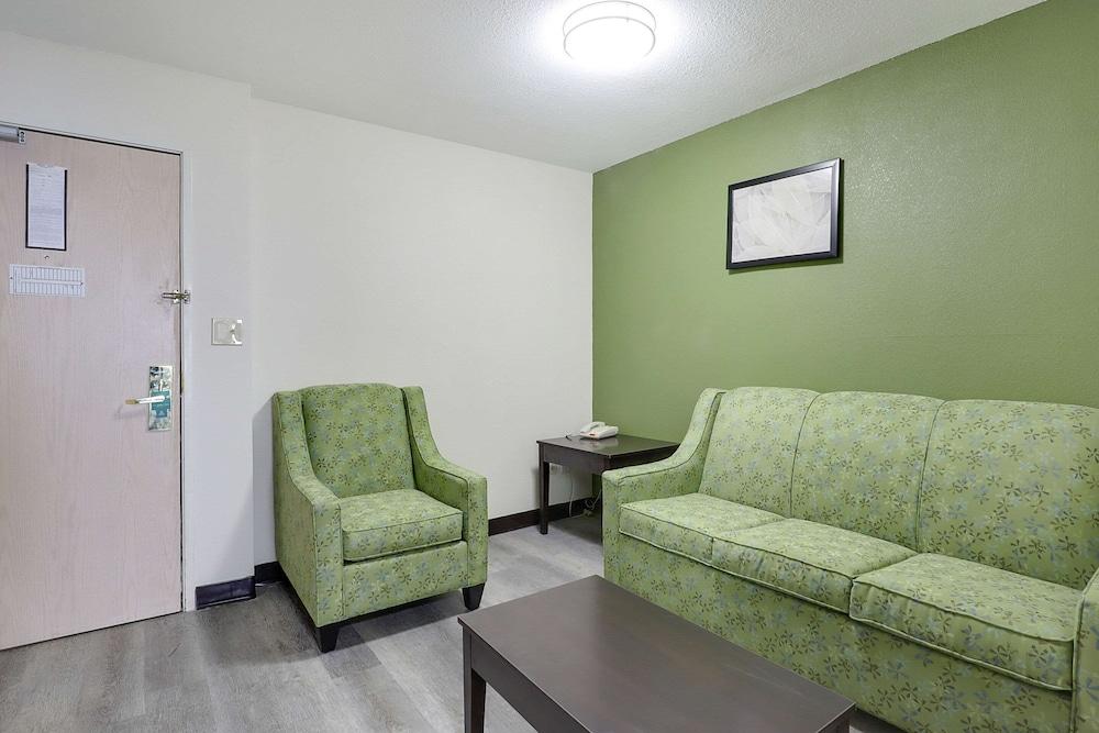 Quality Suites Albuquerque Airport photo 32