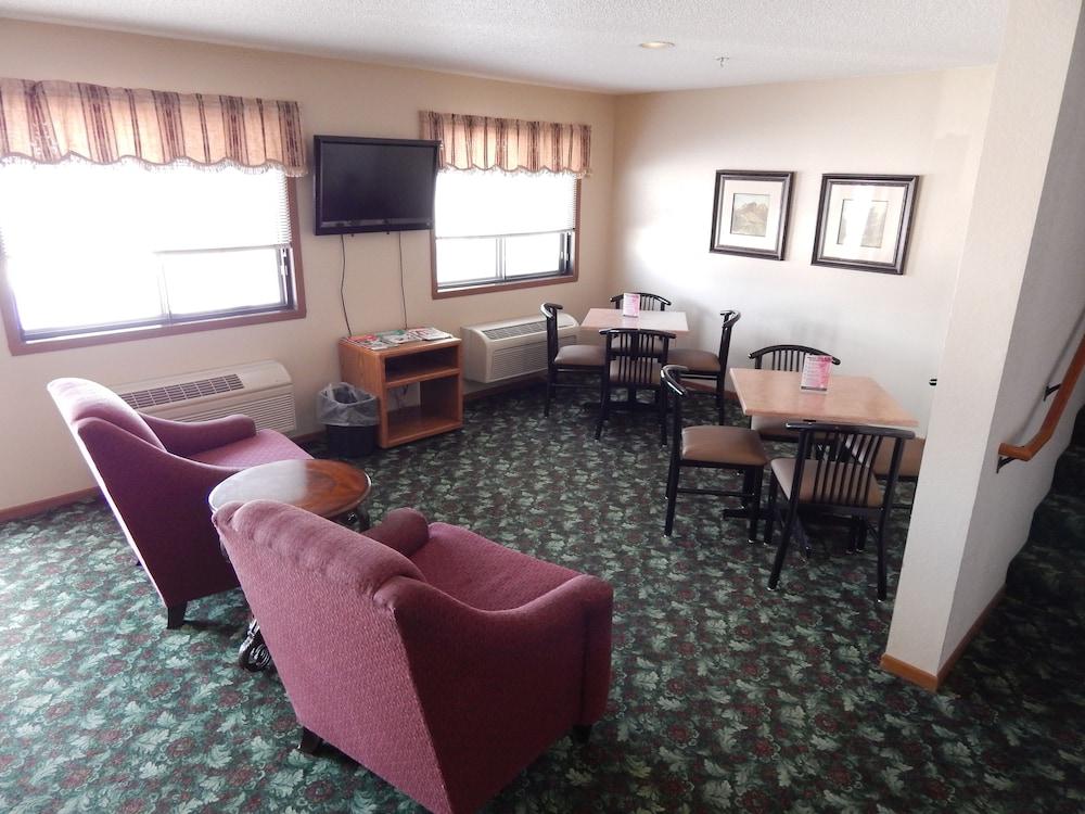 Carrington Inn & Suites photo 26