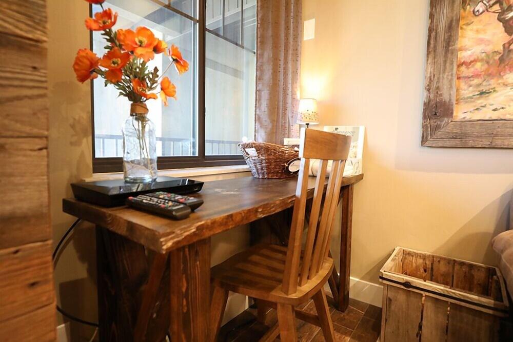 Aspenwood Manor photo 86
