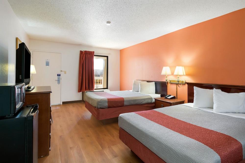 Econo Lodge photo 21