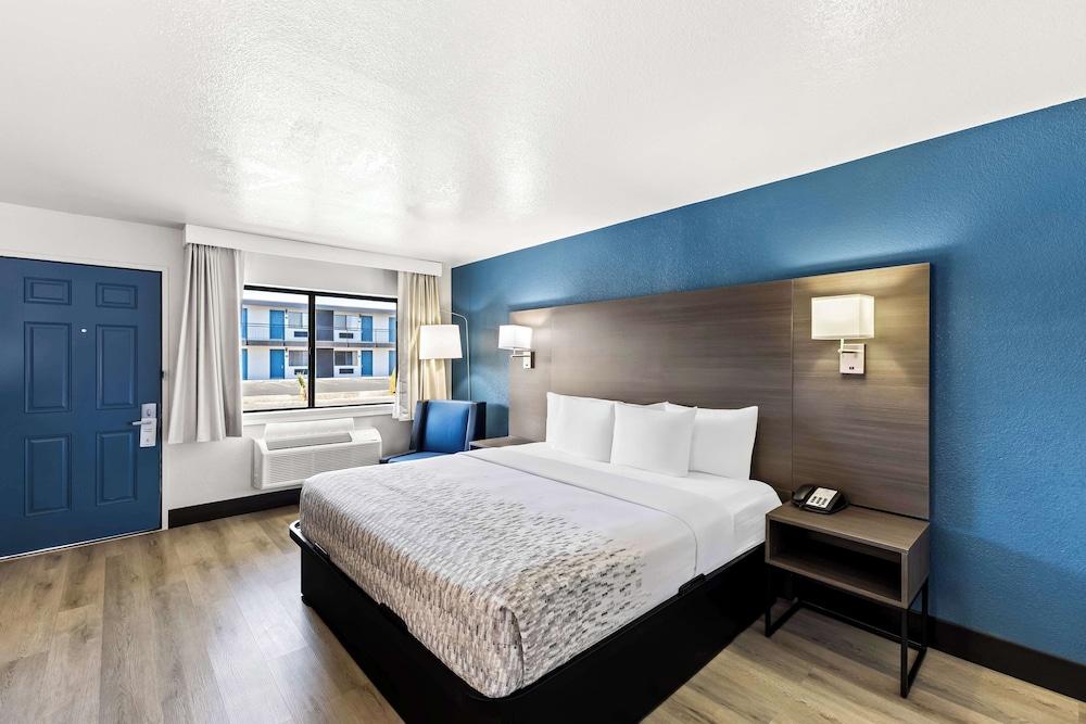 SureStay Hotel by Best Western Phoenix Airport photo 24