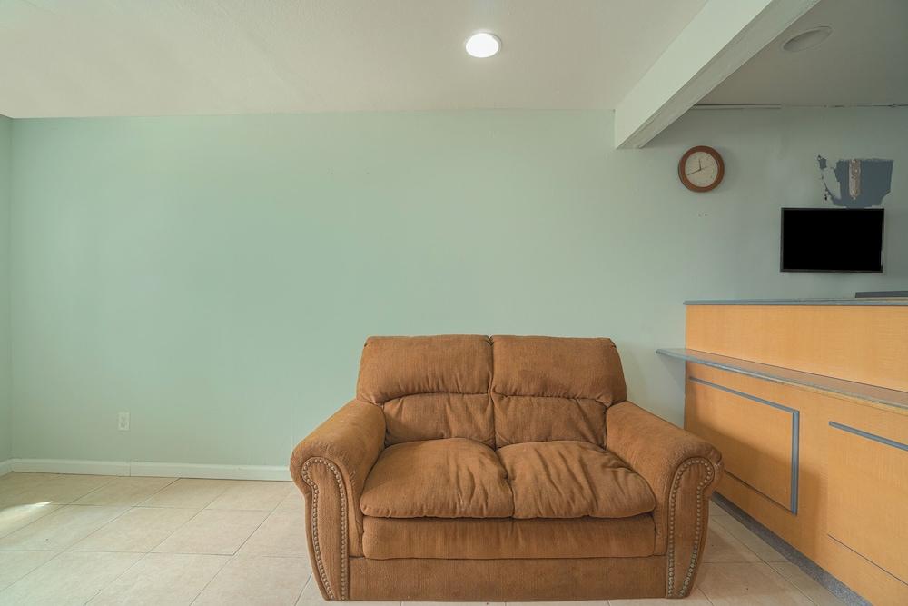 OYO Hotel Midland photo 4
