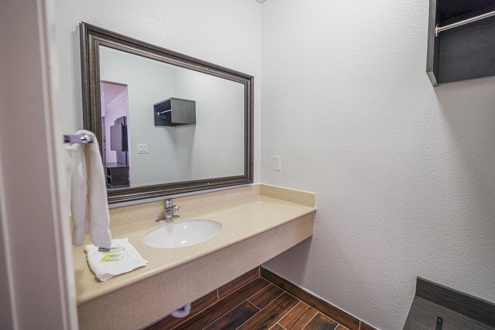 Motel 6 Tustin, CA – Orange County photo 19