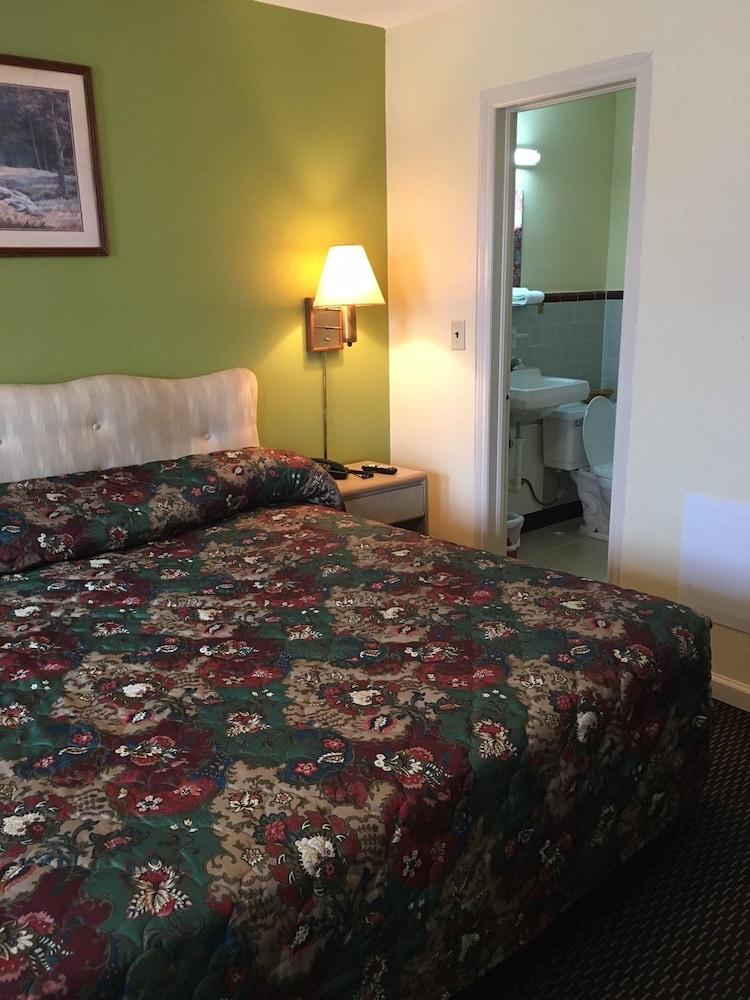 Shaws Komfort Motel photo 5