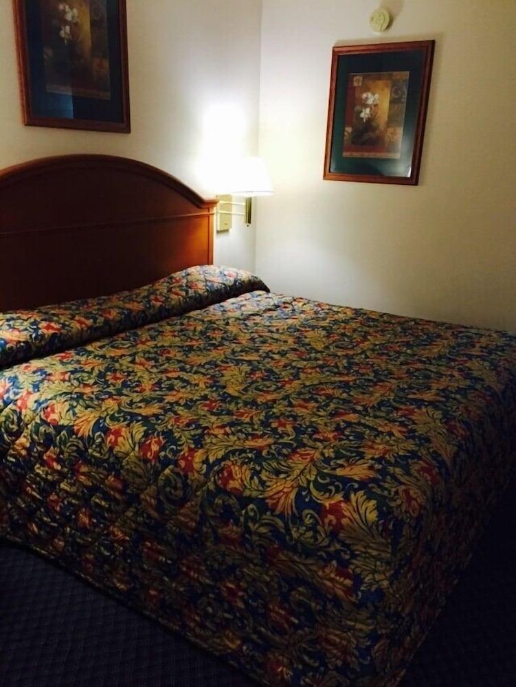 Royal Inn Taylorsville photo 9