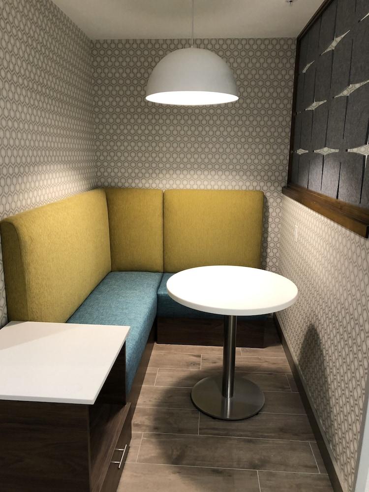 Hampton Inn & Suites Pekin Peoria Area photo 4