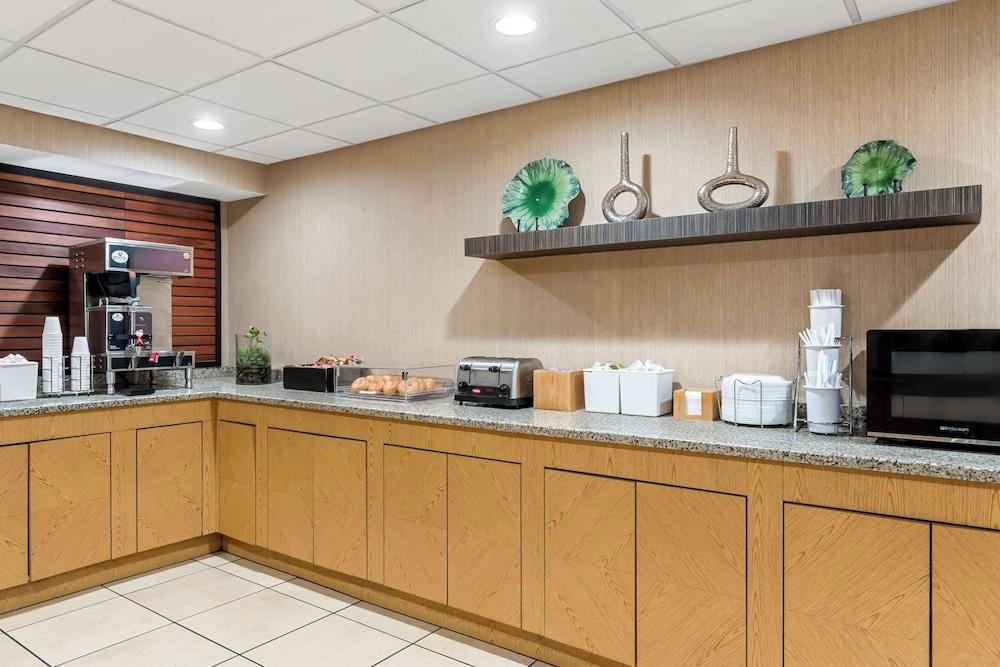 Quality Inn Slidell I-10 photo 27