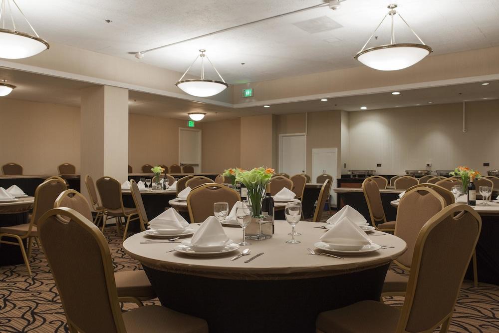 The Pickwick Hotel photo 23