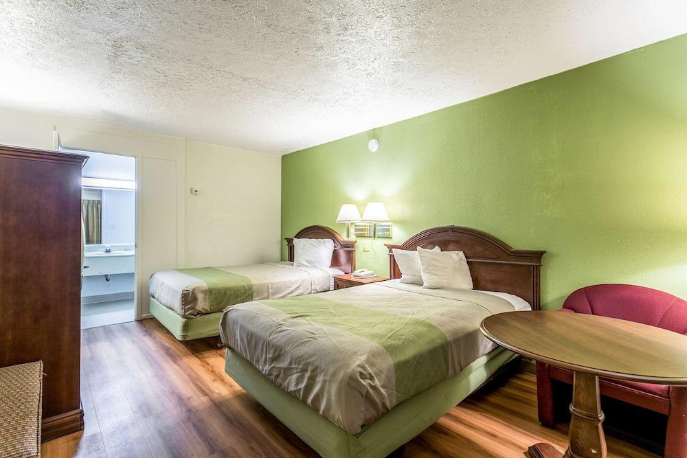Americas Best Value Inn Edgewood photo 12