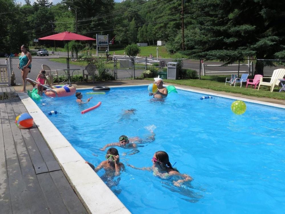 Lake Winnipesaukee Motel photo 41