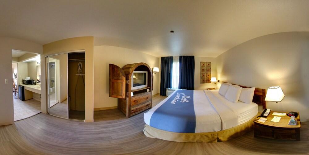 Days Inn & Suites by Wyndham Llano photo 10