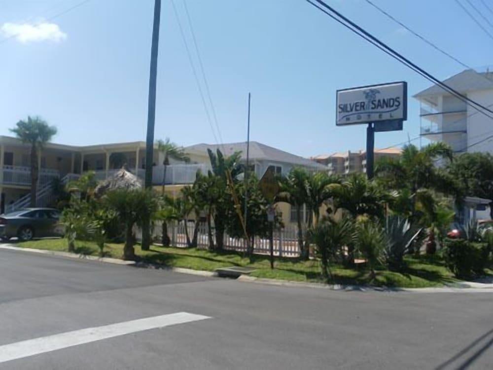 Silver Sands Motel photo 5