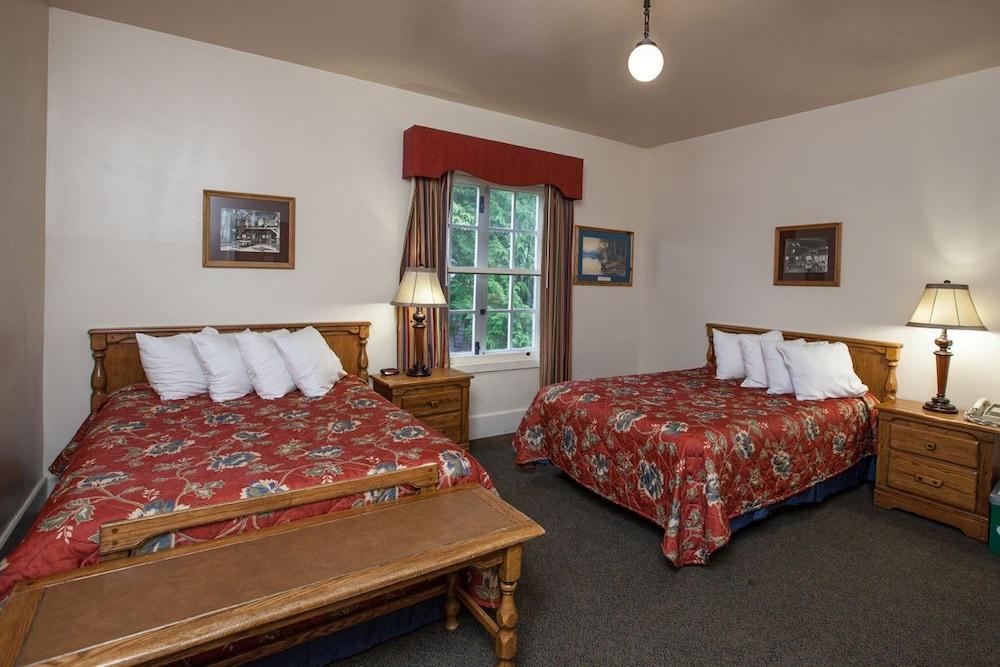 Lake McDonald Lodge - Inside the Park photo 4
