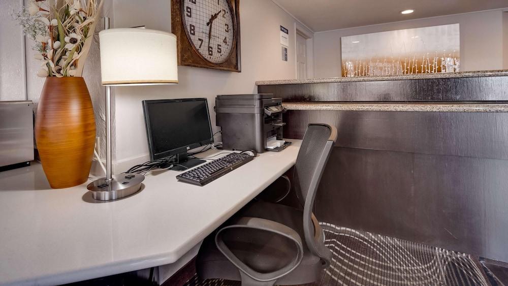 SureStay by Best Western Miles City photo 7