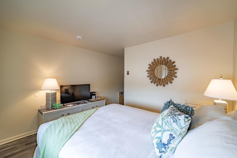 Ocean Glass Inn photo 25