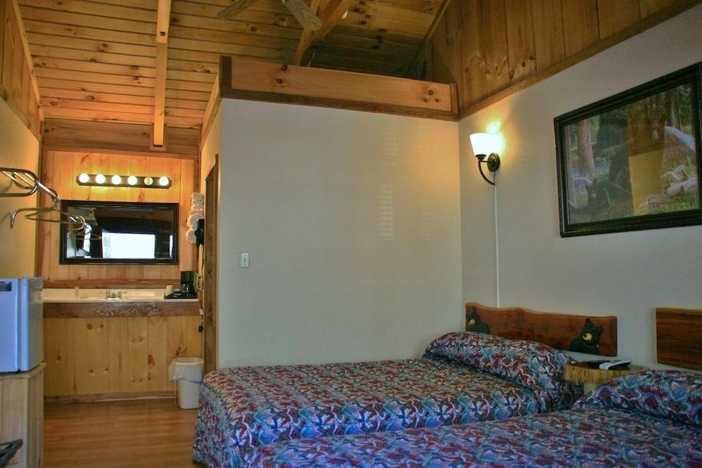 Black Bear Lodge Motel photo 4