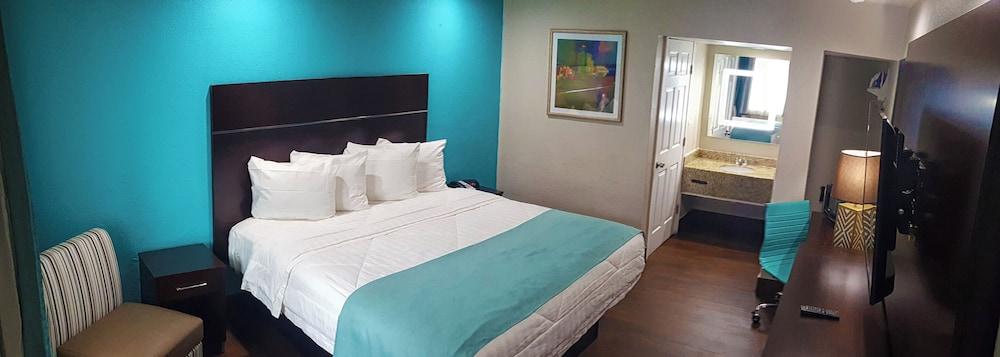 Spanish Trails Inn photo 1