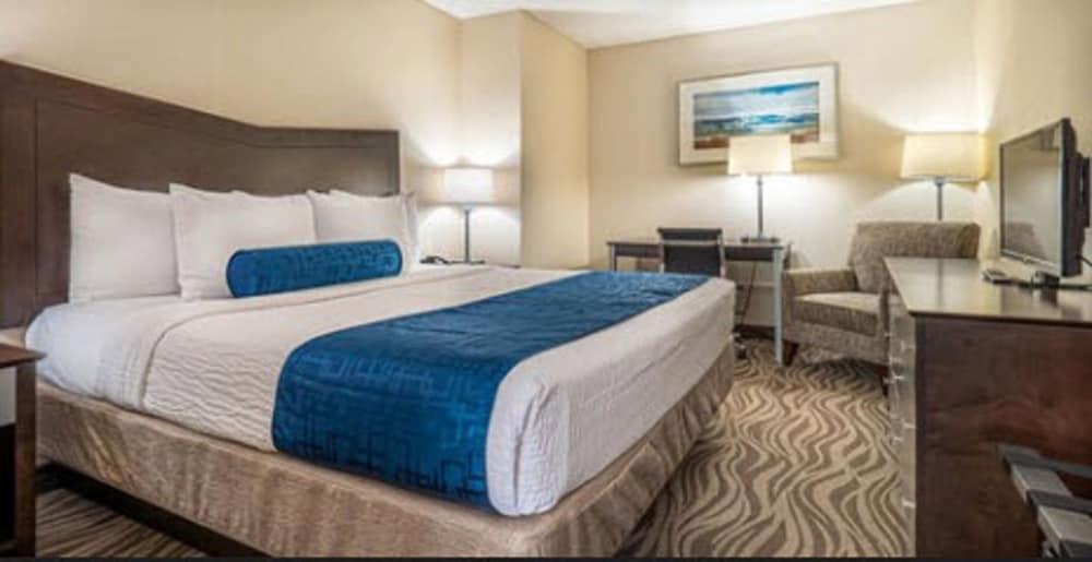 The Breakers Hotel & Suites photo 52