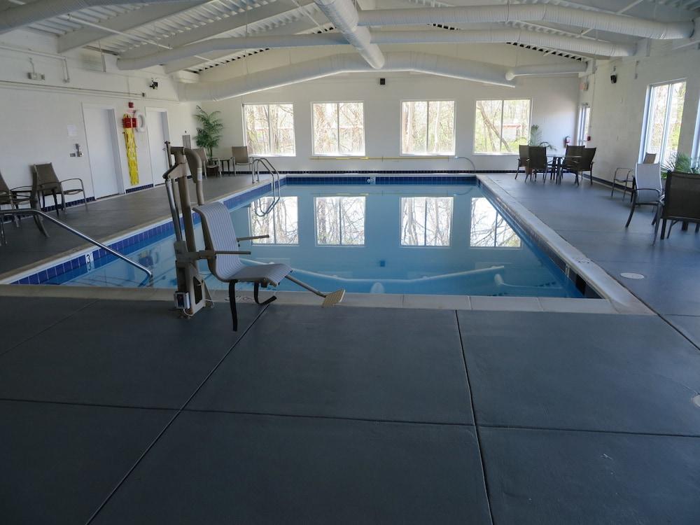 Country Inn & Suites by Radisson, Fredericksburg South (I-95), VA photo 9