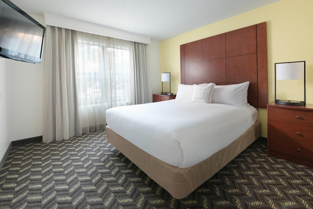 Residence Inn by Marriott Addison photo 7