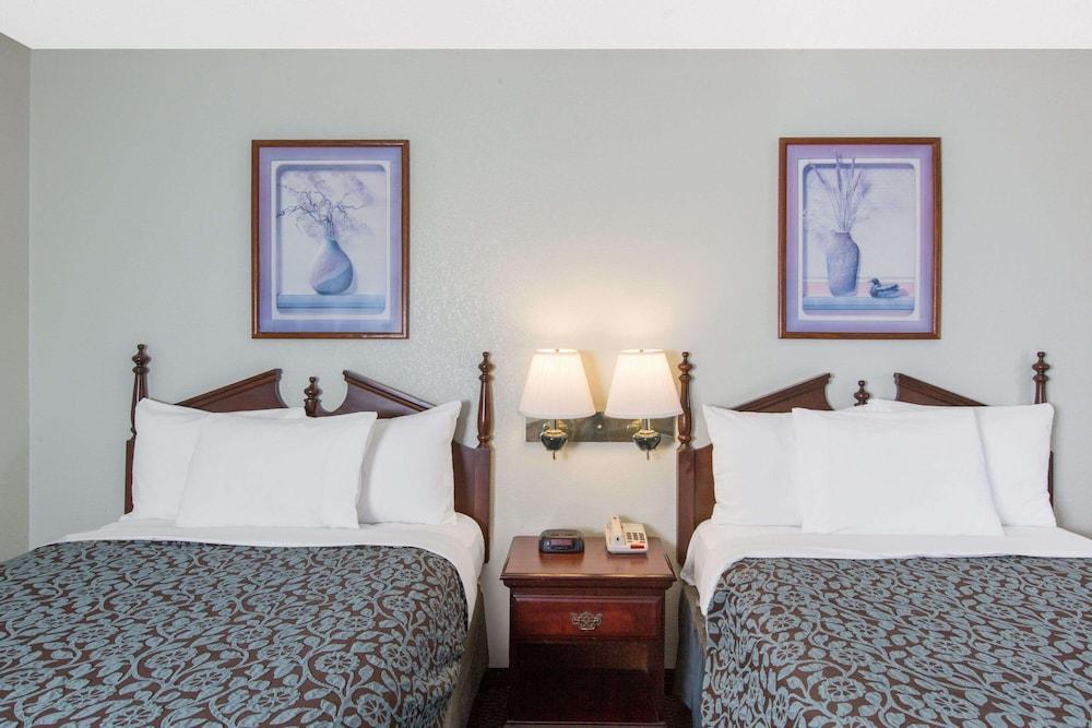 Days Inn by Wyndham West Point photo 9