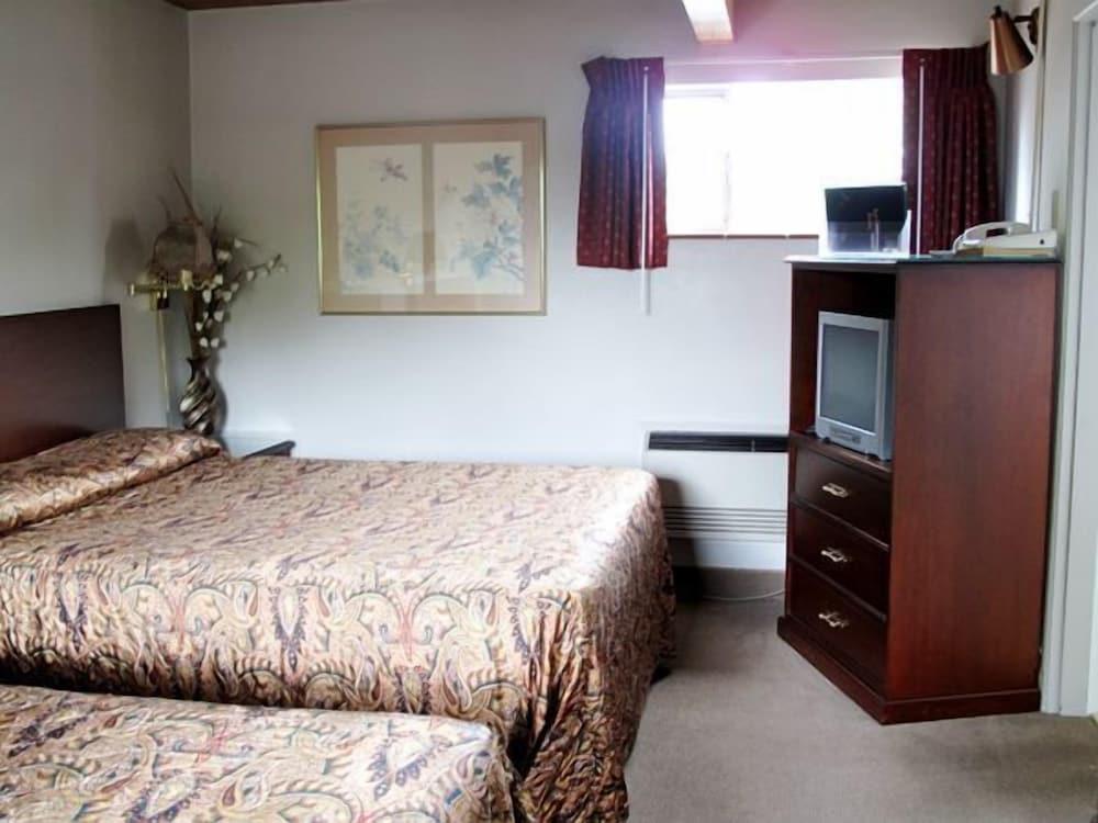 Hudson Manor Inn photo 4