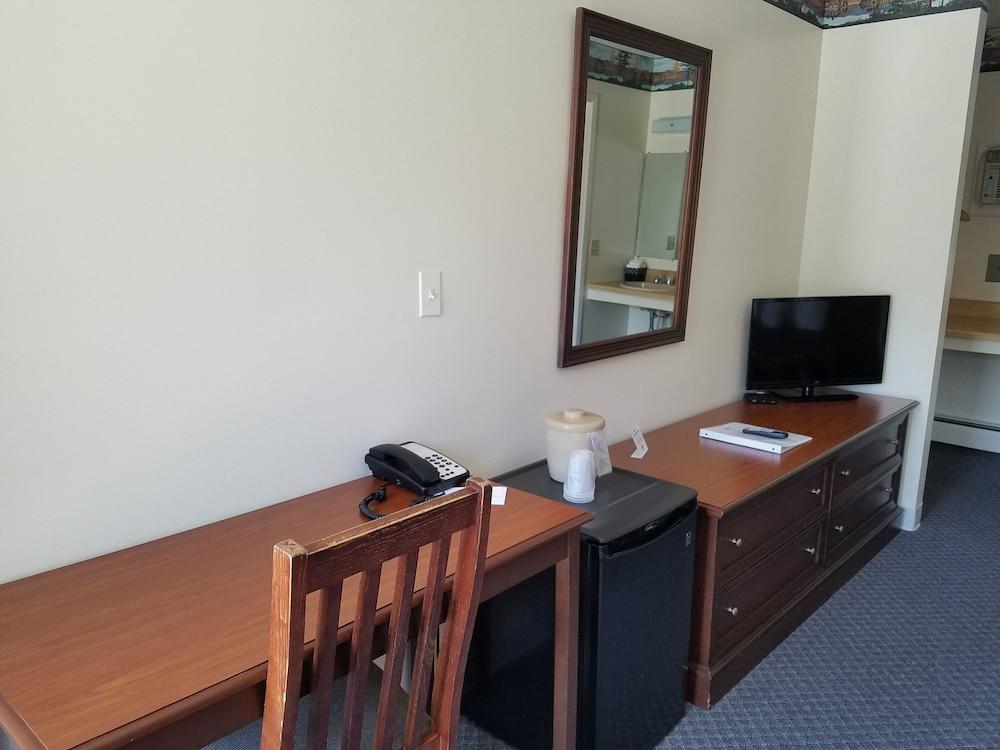 Clark's Beach Motel photo 27