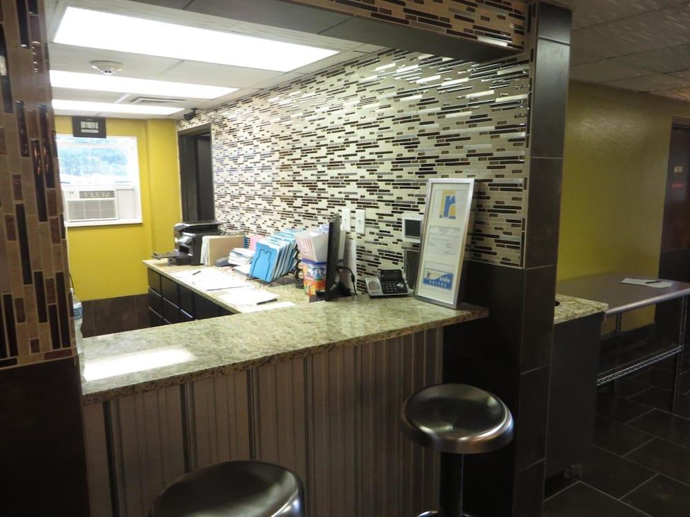 Riverside Suites photo 25