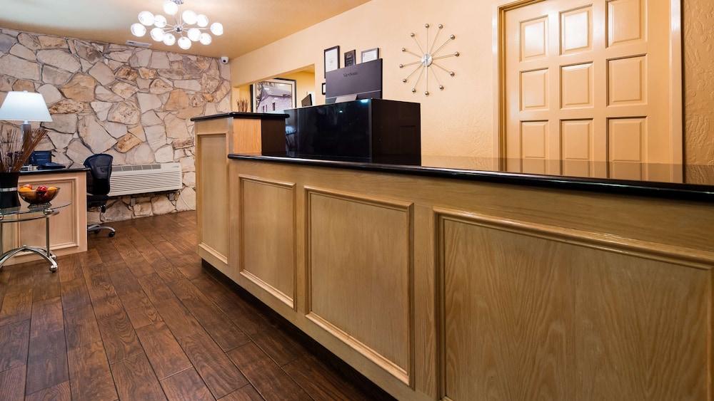 Best Western Pine Tree Motel photo 11