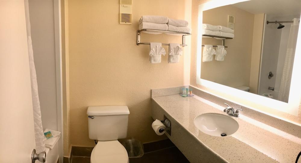 B&B Hotel Orlando International Drive Near Universal - Newly Renovated! photo 30