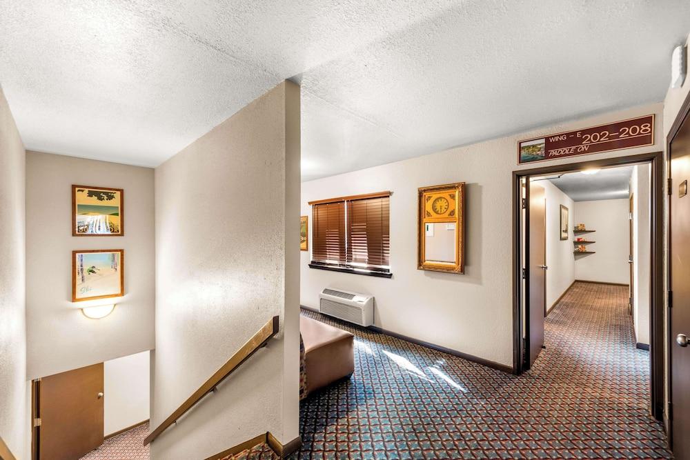 Americas Best Value Inn Marquette photo 36