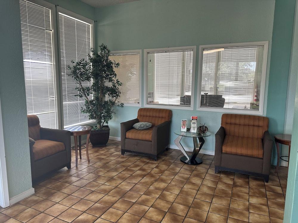 Home Suites Hill Country photo 12