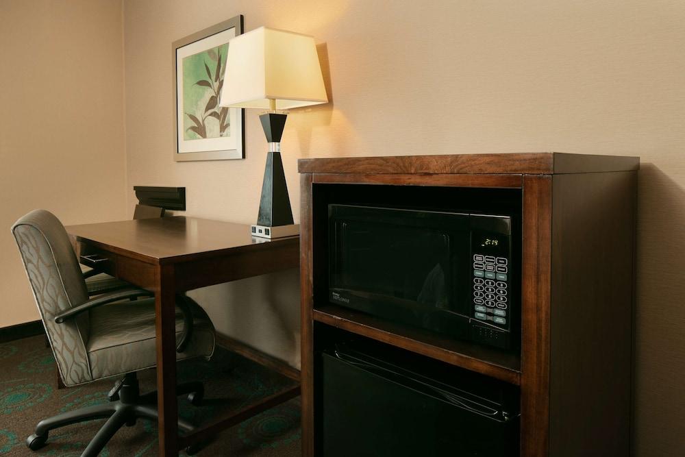 Hampton Inn & Suites Lincoln - Northeast I-80 photo 3