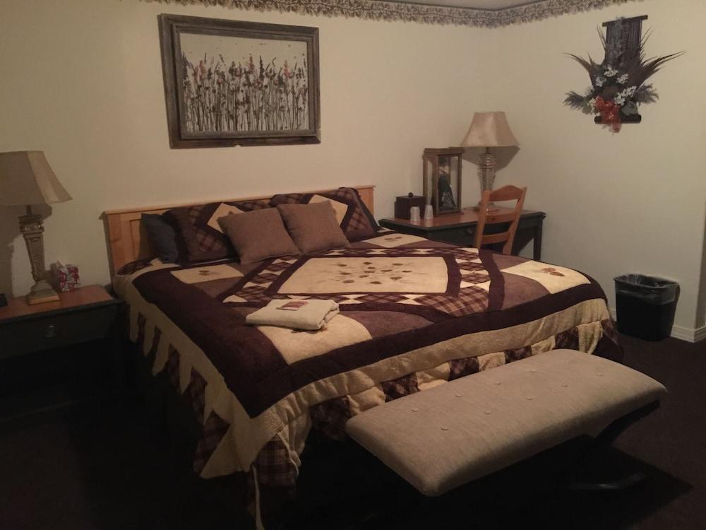 Rustic Inn Motel photo 54