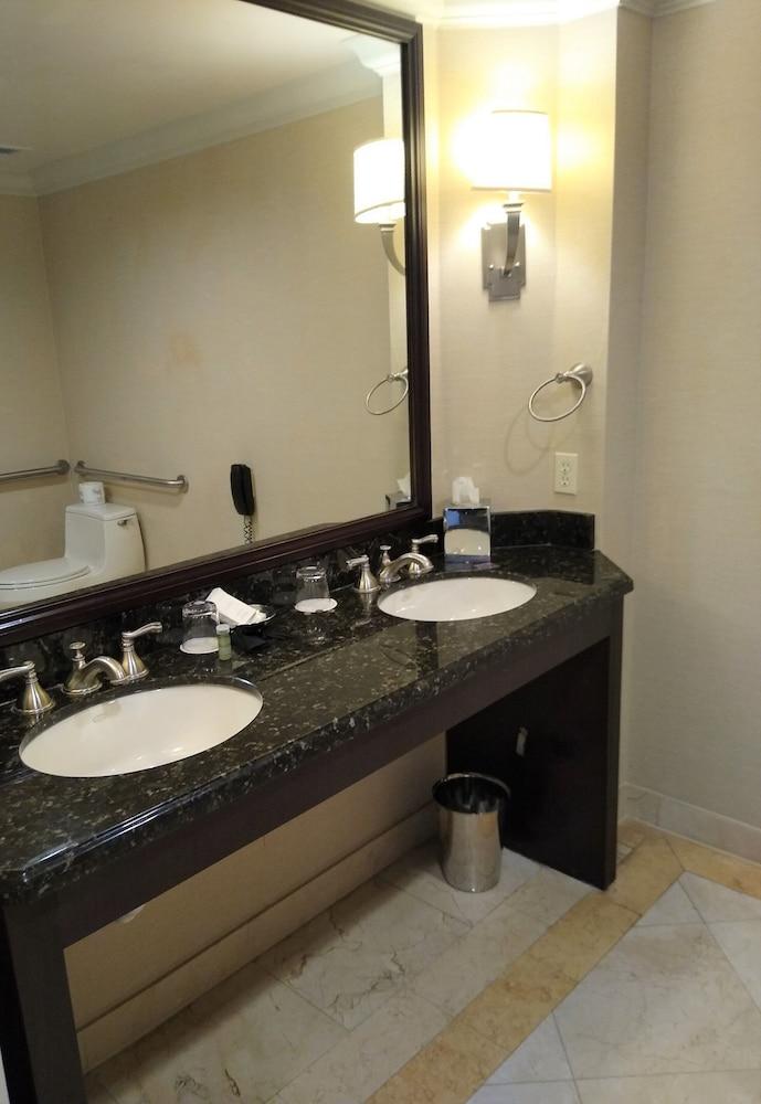 Private Residences at the Atlantic Resort and Spa photo 72