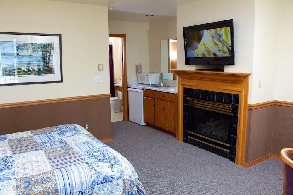 Bay Breeze Resort photo 13