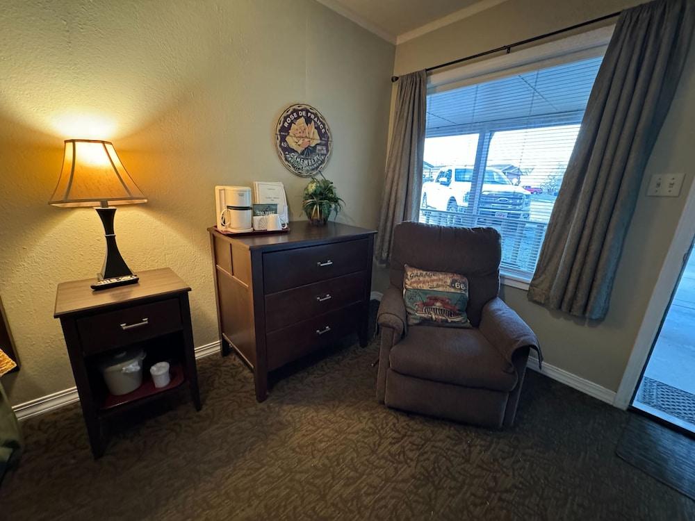 Carlton Marion Inn photo 59