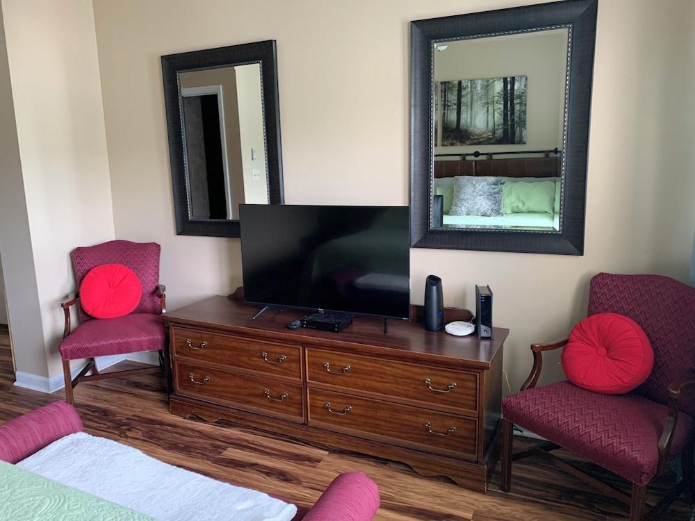 Laurel Inn Condominium photo 45