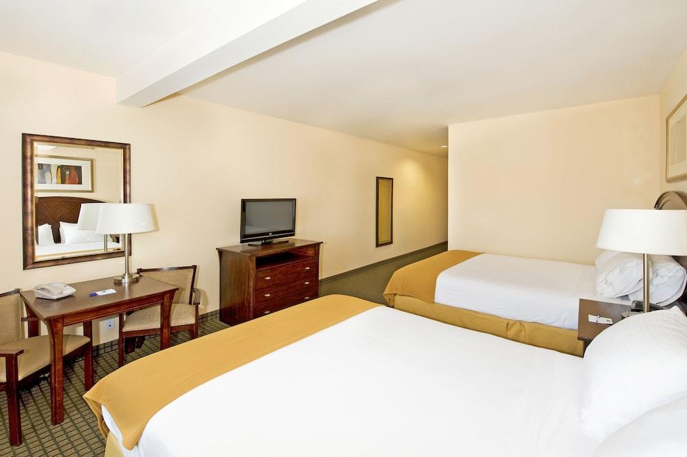Holiday Inn Express & Suites Willcox by IHG photo 9