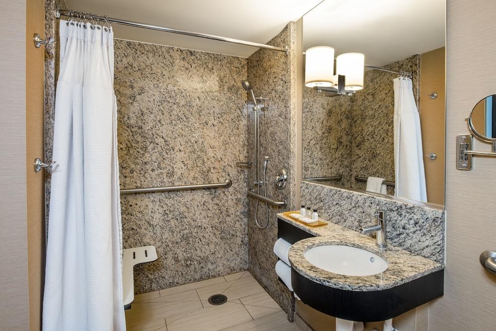 Crowne Plaza Chicago Ohare Hotel & Conf Ctr by IHG photo 50