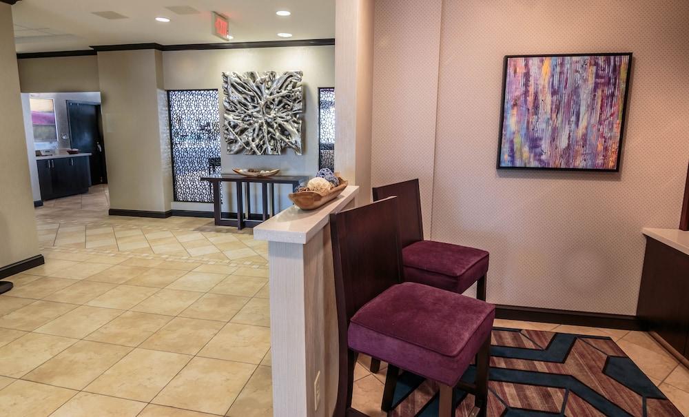 Holiday Inn Express & Suites Farmington by IHG photo 4
