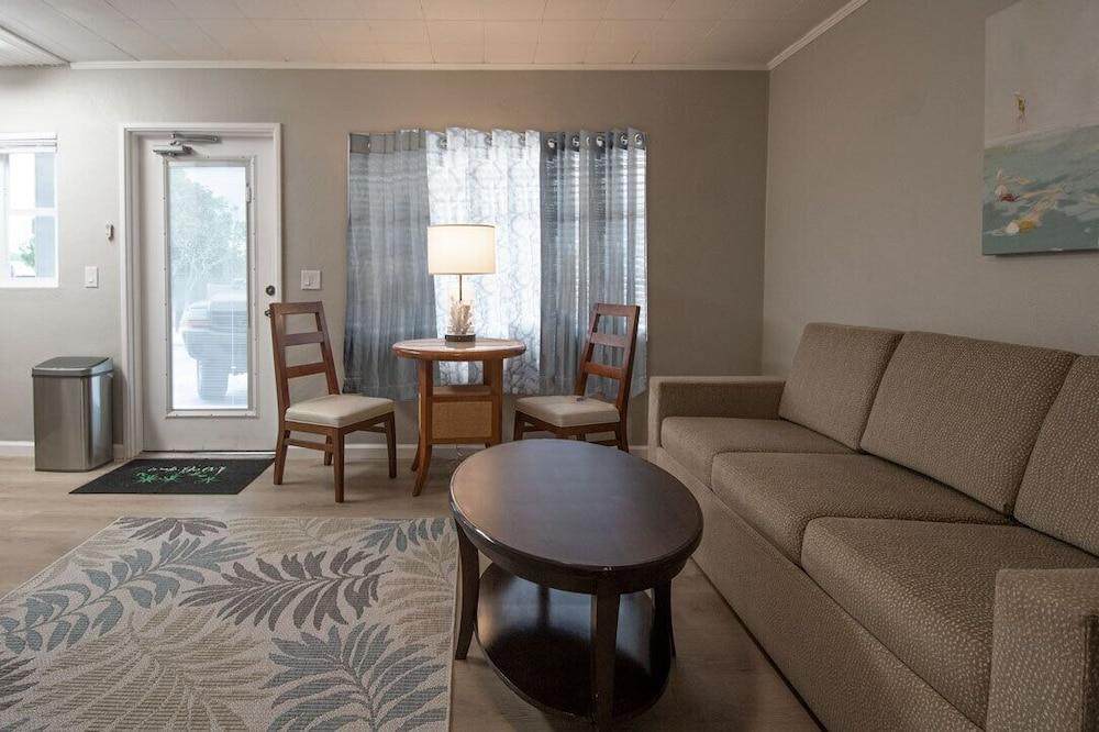 Liberty Hill Executive Inn photo 13