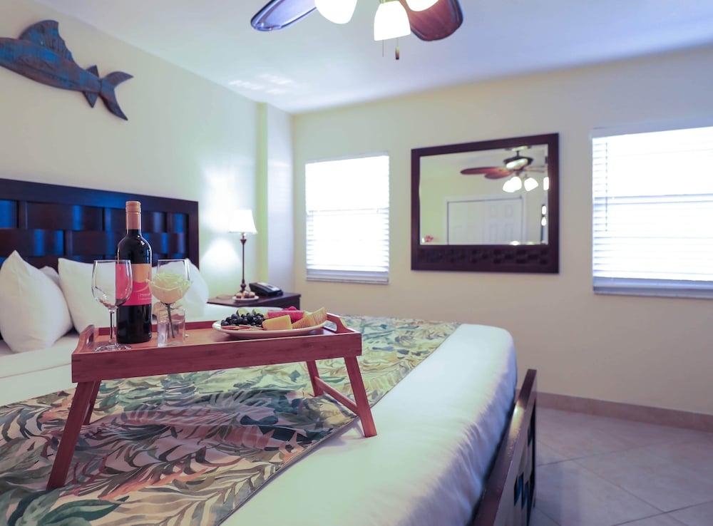 Ocean Pointe Suites at Key Largo photo 8