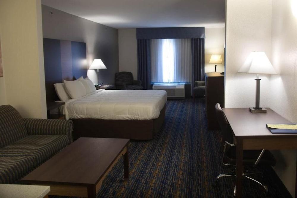 Crossroads Inn And Suites photo 4