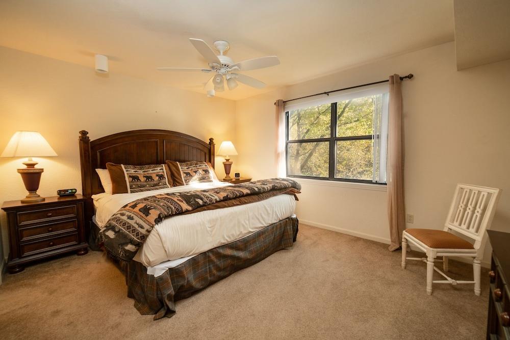 Pointe Royale Condominium Resort & Golf Course photo 48