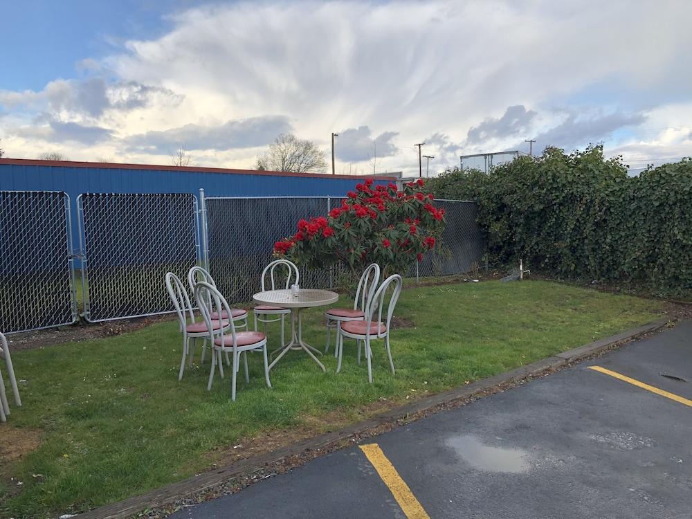 Valueinn Motel photo 53