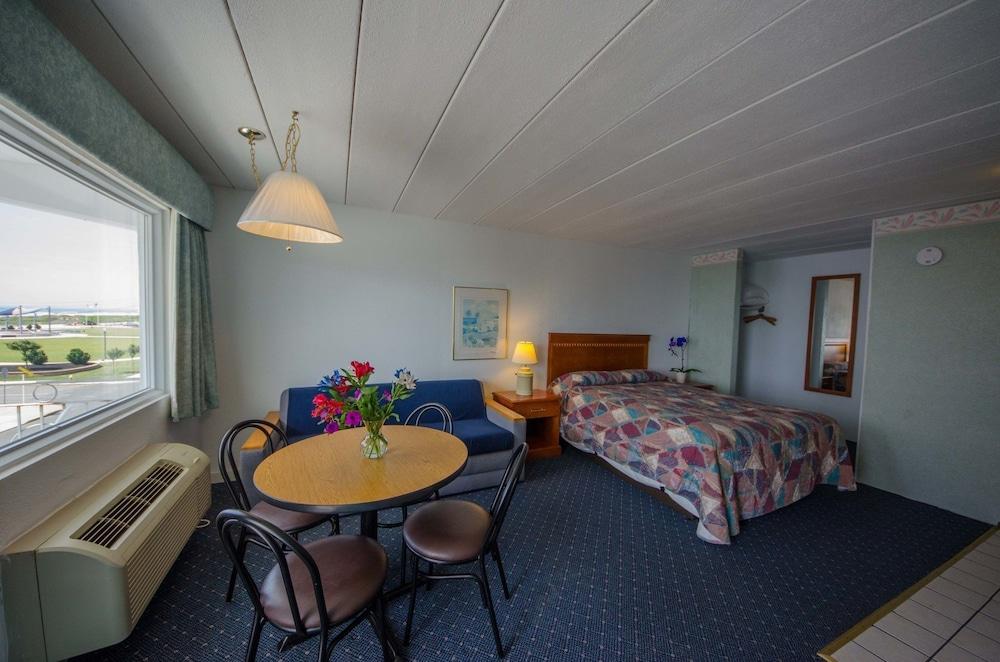 Compass Family Resort photo 5